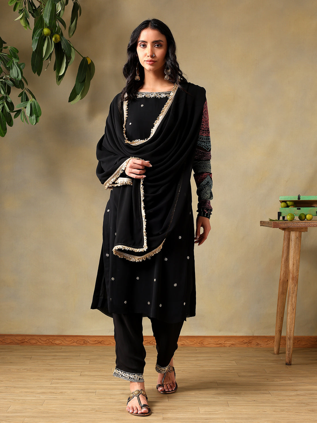 Indira Suit Set